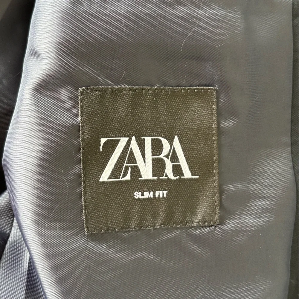 Zara Men's Navy Blazer Size 42R